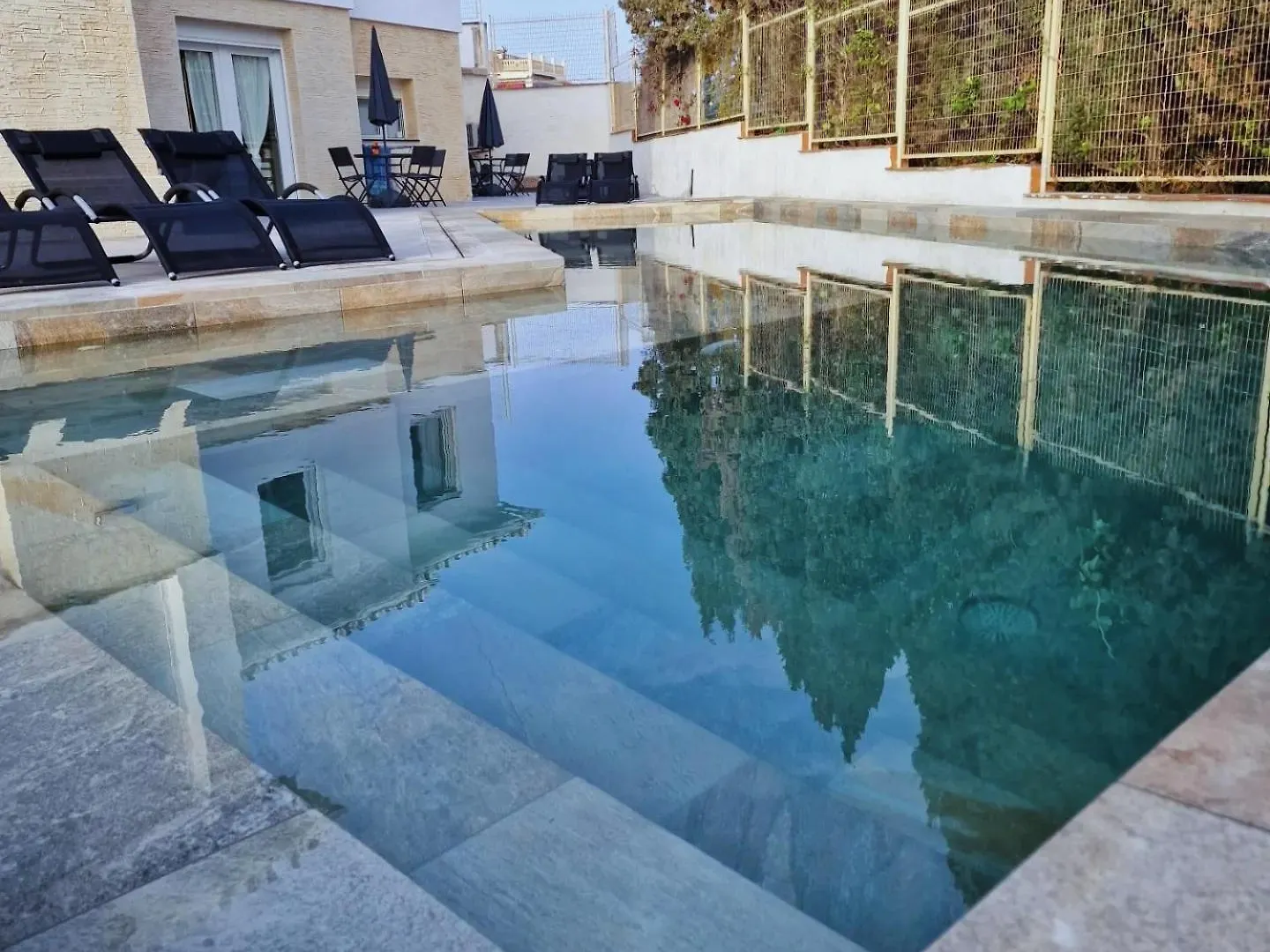 Villas Costa Del Sol 베나자라프 펜션