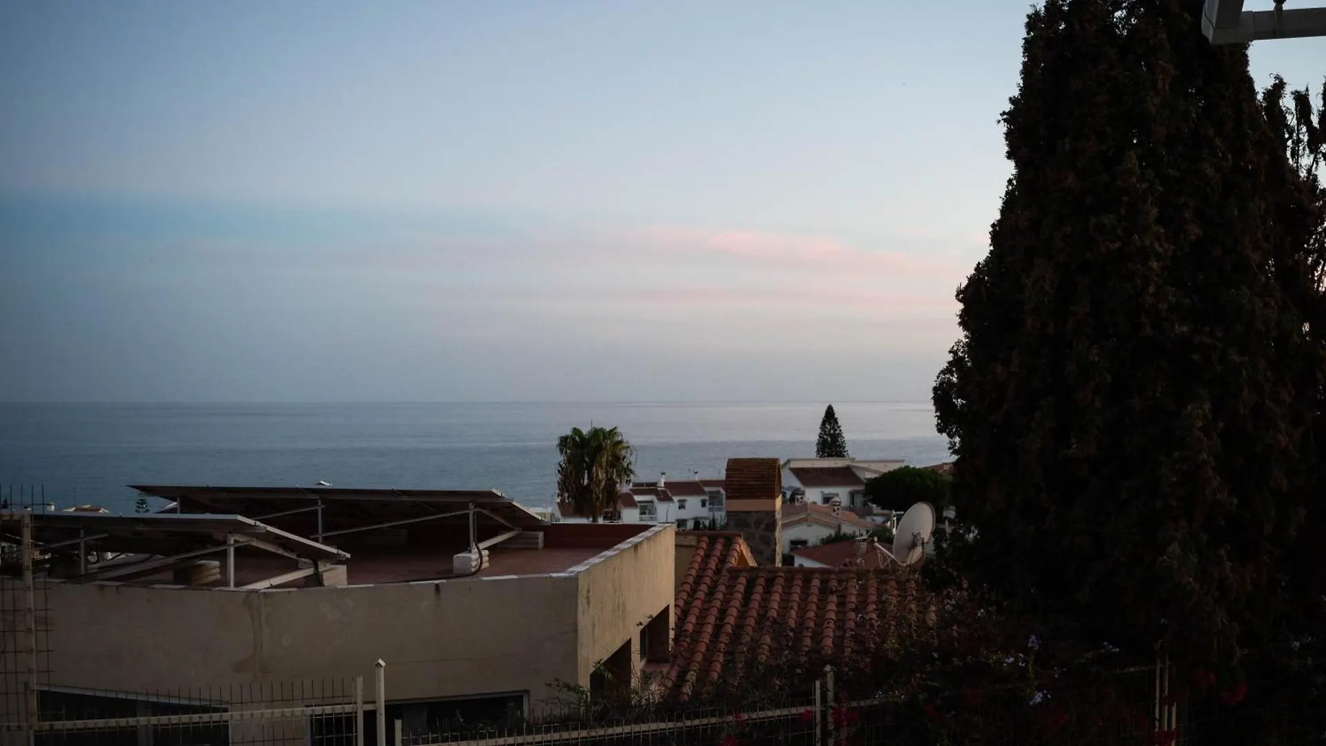 Villas Costa Del Sol 베나자라프 펜션